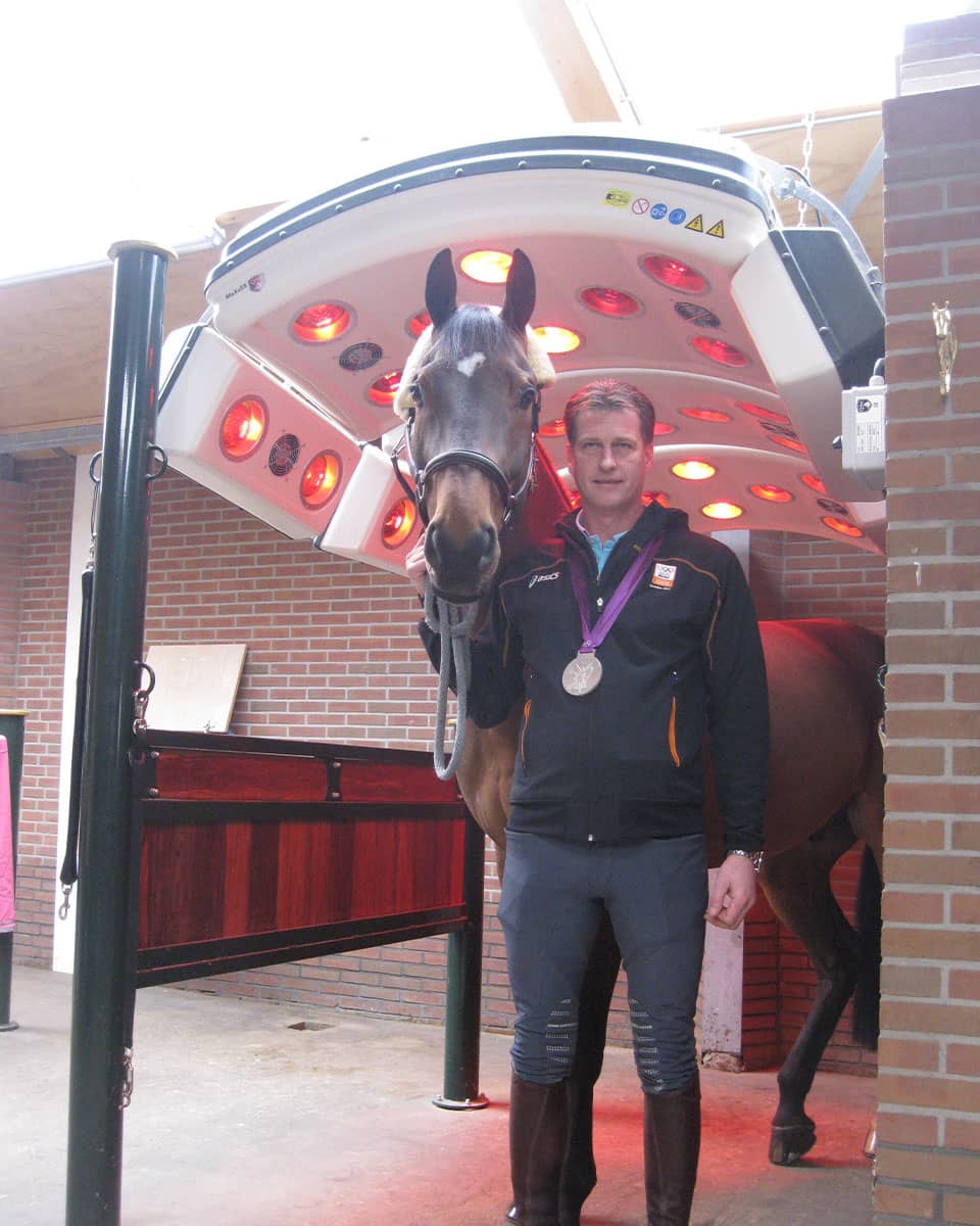 Q-Line MaXuSS Pro Equine Solarium System